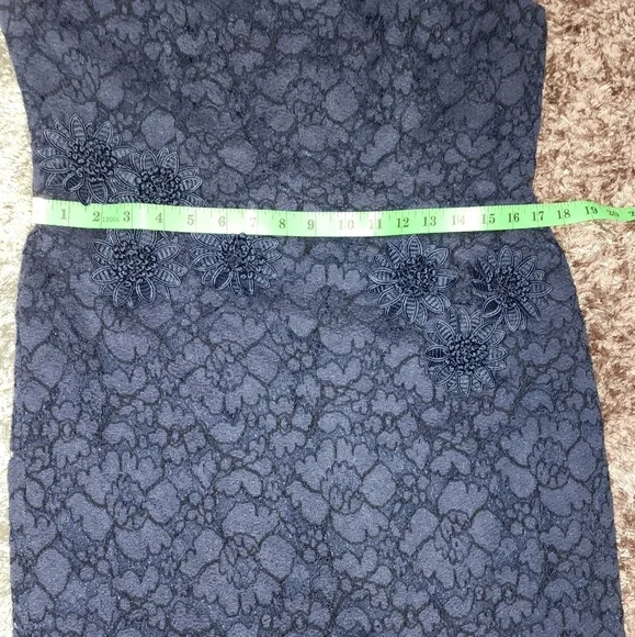 Maggy London lace midi dress - Picture 16 of 16